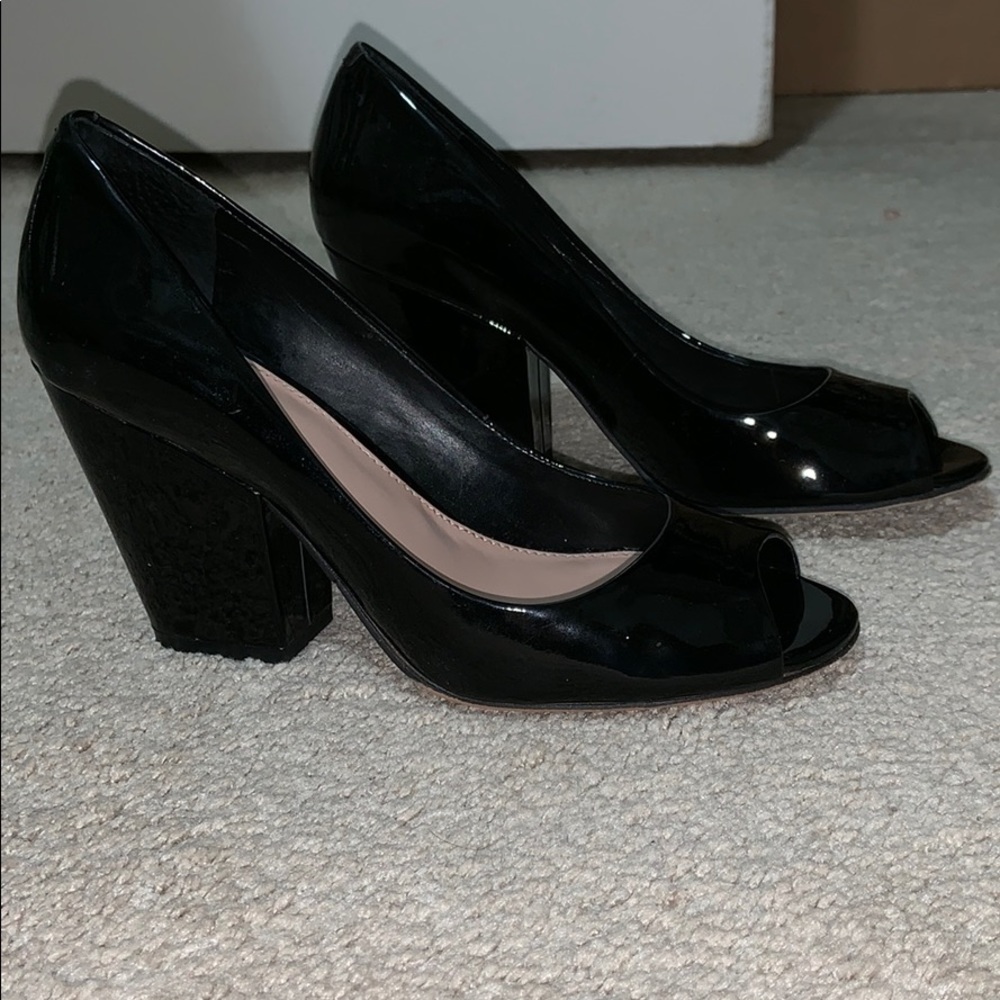 Vince Camuto Patent Leather open toe heels 7